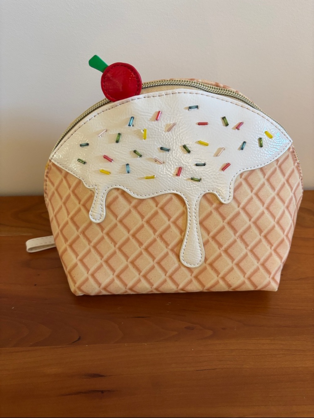 NWOT Betsey Johnson Tan & White Ice Cream Cone Pouch with a Cherry and sprinkles